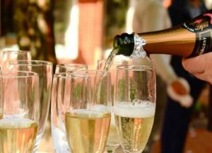 Медики назвали допустимую дозу алкоголя на праздники