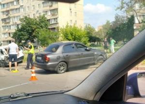 В Киеве таксист устроил масштабное ДТП (фото)