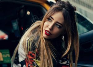 Торты из "Рошена" и мужчины на каблуках: "Время и Стекло" выпустили новый клип (видео)