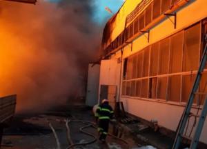 В Полтаве произошел масштабный пожар на складах (фото)