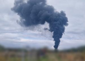 У Чернігові ворожі дрони двічі влучили у АЗС (відео)