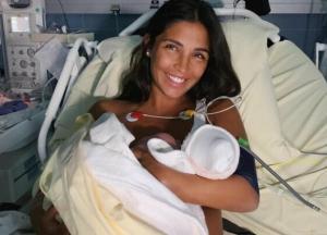 "Моя булочка": Санта Димопулос показала снимок с новорожденной дочкой (фото)