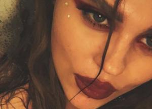 Солистка группы KAZKA показала пикантный снимок в обнаженном виде (фото)