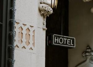 Сервис Hotels.com уходит с украинского рынка