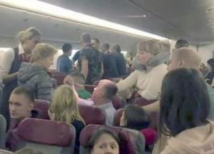 Самолет, летевший из Москвы в Таиланд, ​вынужденно сел в Ташкенте из-за агрессивного пассажира из Беларуси (видео)