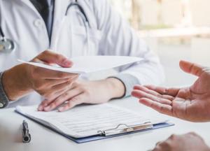 Медики назвали болезни, которые чаще всего поражают мужчин