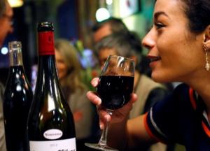 Ученые доказали пользу красного вина при полете на Марс