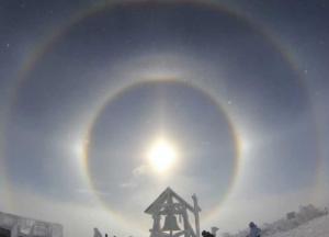 В небе над Канадой заметили редкое явление (фото)