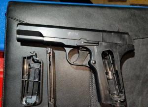 В Одесской области подросток стрелял в сверстников