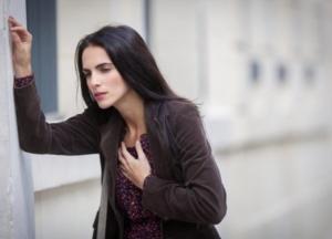 Ученые назвали опасные симптомы инфаркта у женщин