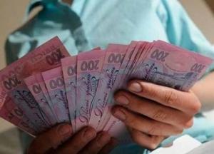 В Украине на повышение зарплат медикам выделили 7,4 млрд