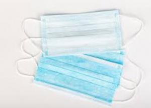 В Киеве люди скупают медицинские маски оптом по 200 штук