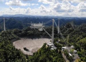 В Пуэрто-Рико рухнул гигантский телескоп Аресибо (фото)
