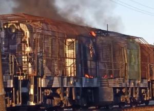 Росіяни вдарили по поїзду "Дніпро-Запоріжжя", з провідницею немає зв'язку (відео)