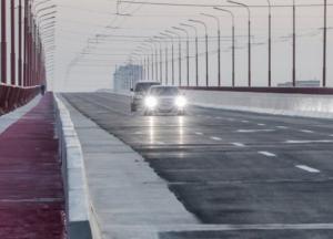 Новый мост открыт: Зеленский проиграл пари мэру Днепра (видео)