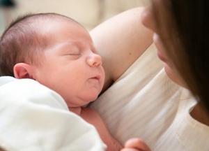 Назван идеальный возраст для рождения первенца 