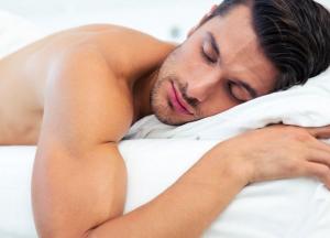 Эксперты рассказали, чем полезен сон без нижнего белья