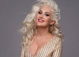 Катя Бужинская показала пикантный снимок с глубоким декольте (фото)