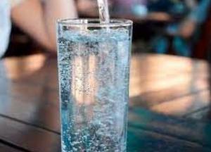 Эксперты рассказали, какой вред организму может нанести минеральная вода