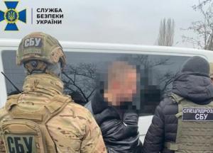 СБУ разоблачила чиновников миграционной службы, которые наладили "бизнес" по легализации иностранцев (фото)