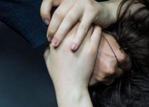 В Киеве жестоко избили школьницу (видео)