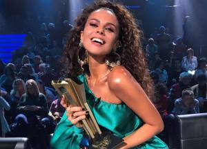 Это было невероятно: счастливая Настя Каменских стала "Певицей года"