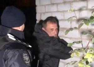 В Кривом Роге пьяный мужчина не подпускал врачей к ребенку (видео)