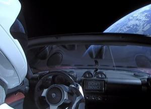 Автомобиль Tesla совершил первый оборот вокруг Солнца