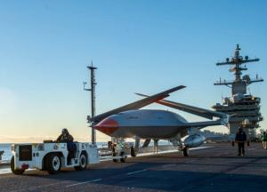 Авіаносець США готовий до експлуатації безпілотників-заправників MQ-25 Stingray