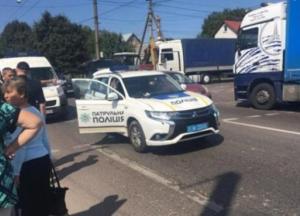 Во Львове полицейские сбили двух женщин
