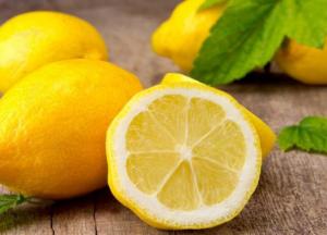 Диетологи рассказали об опасности лимонов для здоровья
