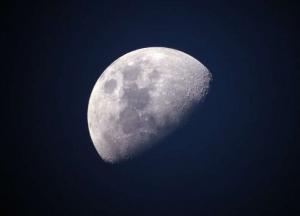 Ученые обнаружили на Луне ржавое железо