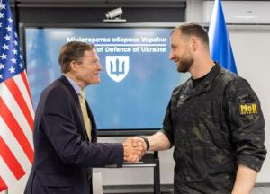 Міністр оборони України обговорив з сенатором США військову підтримку та ситуацію на фронті