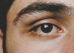 Ученые выяснили, что мужчины могут менять размер зрачков по желанию