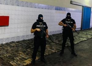 В Черногории выявили огромную партию кокаина с надписью "COVID" на пачках