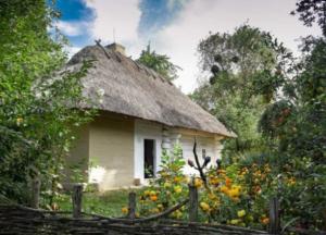 Влада анонсувала старт програми забезпечення ВПО житлом у селах