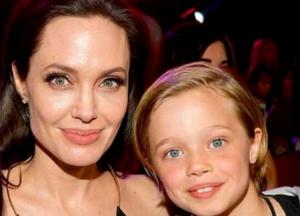 Дочь Анджелины Джоли принимает гормоны для смены пола 