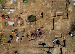 Во Франции обнаружили древний «город мертвых» (фото)