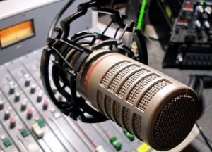 Четыре радиостанции оштрафовали за нарушение языковых квот