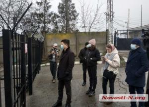 Освобождать николаевскую нефтебазу приехал губернатор Виталий Ким (фото, видео)