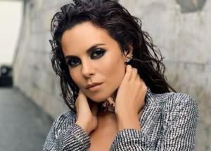 "Дикая пантера": Настя Каменских показала фото в татуировках и латексном комбинезоне