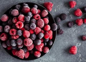 Чем полезны замороженные ягоды