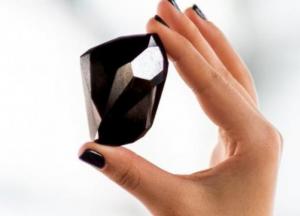 Самый большой в мире черный алмаз ушел с молотка за криптовалюту