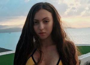 Дочь Оли Поляковой раскритиковали за снимок в купальнике (фото)