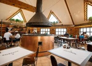 В Сети обнародовали меню с "украинскими" ценами в Буковеле (фото)