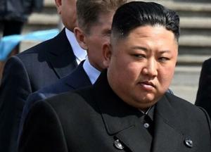 Ким Чен Ын вернулся и закурил (видео)