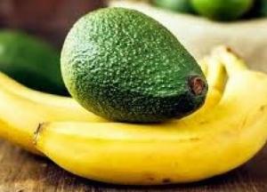 Названа болезнь, при которой полезно есть бананы и авокадо