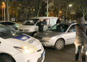 В Киеве пьяный водитель сбил женщину с ребенком и уснул в машине полиции (фото)