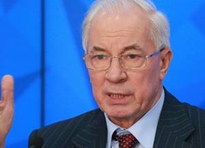 В сети высмеяли новый пост Азарова в Twitter