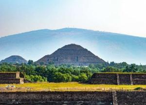 Археологи обнаружили пещеру под пирамидой в Мексике 
